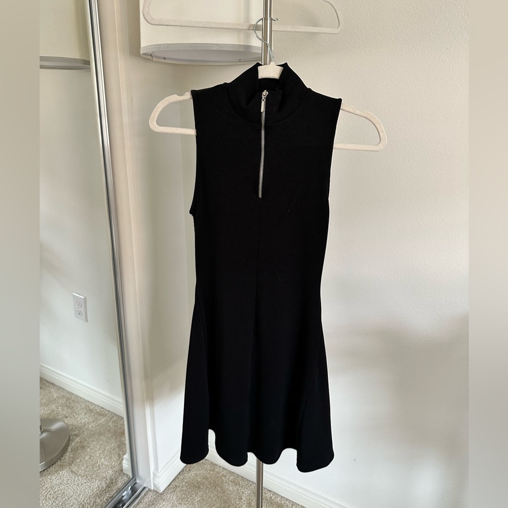 Black Zara Sleeveless Zipper Dress - Perfect Condition - Used Once